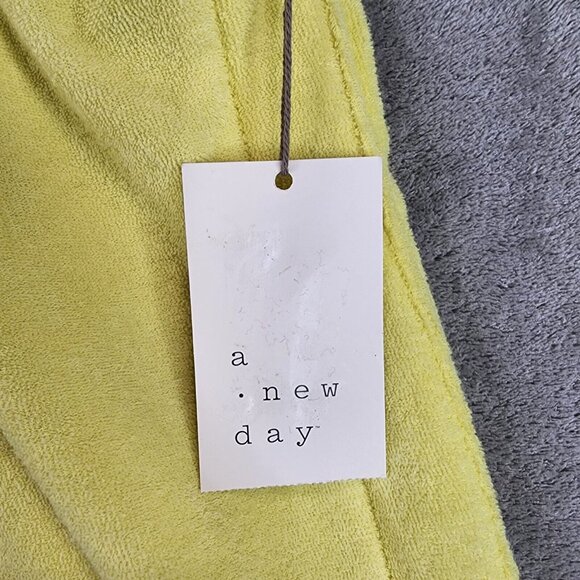 Womens A New Day Yellow French Terry Shorts Pull on 3" Inseam Plus Size 1X - Picture 4 of 8